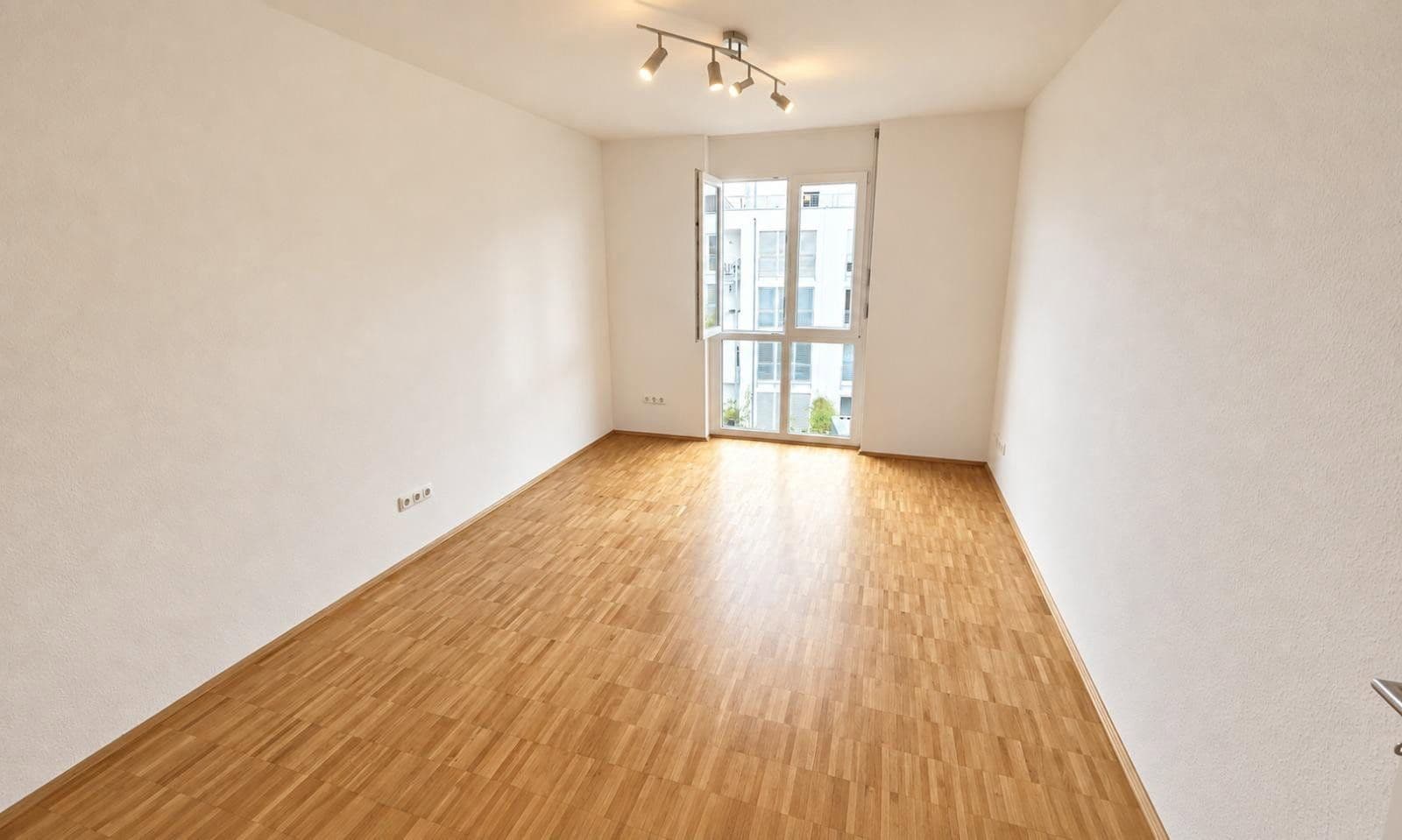 Prodej bytu 4+1 125 m², Dr.-Heinrich-Wunderlich-Straße 4, Würzburg-Lengfeld, Bavorsko Prodej bytu 4+1 125 m², Dr.-Heinrich-Wunderlich-Straße 4, Würzburg-Lengfeld, Bavorsko
