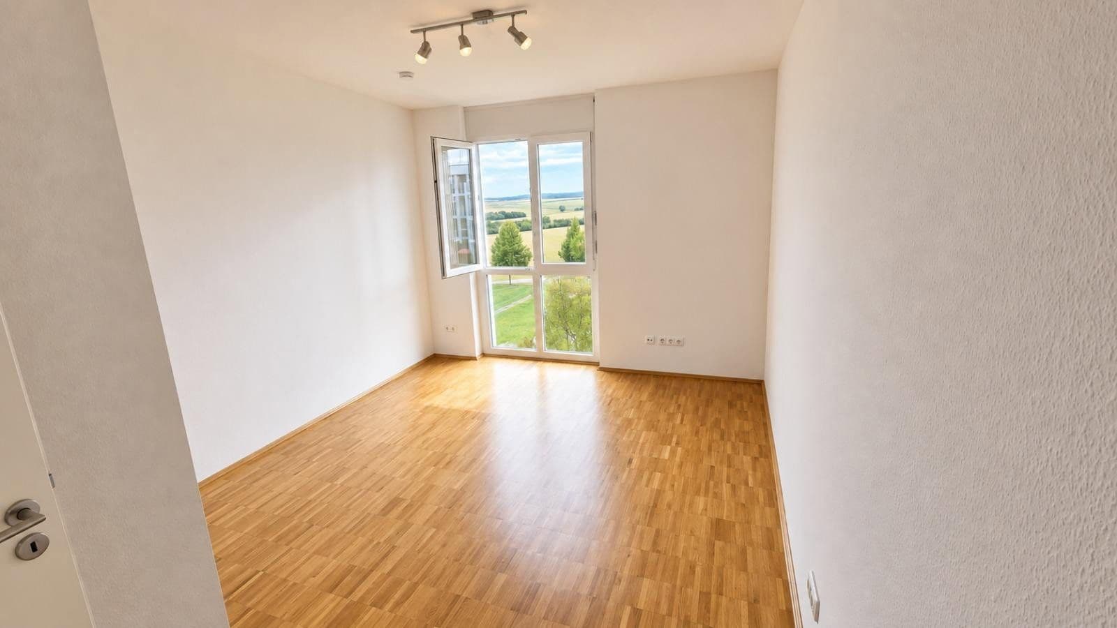 Prodej bytu 4+1 125 m², Dr.-Heinrich-Wunderlich-Straße 4, Würzburg-Lengfeld, Bavorsko Prodej bytu 4+1 125 m², Dr.-Heinrich-Wunderlich-Straße 4, Würzburg-Lengfeld, Bavorsko