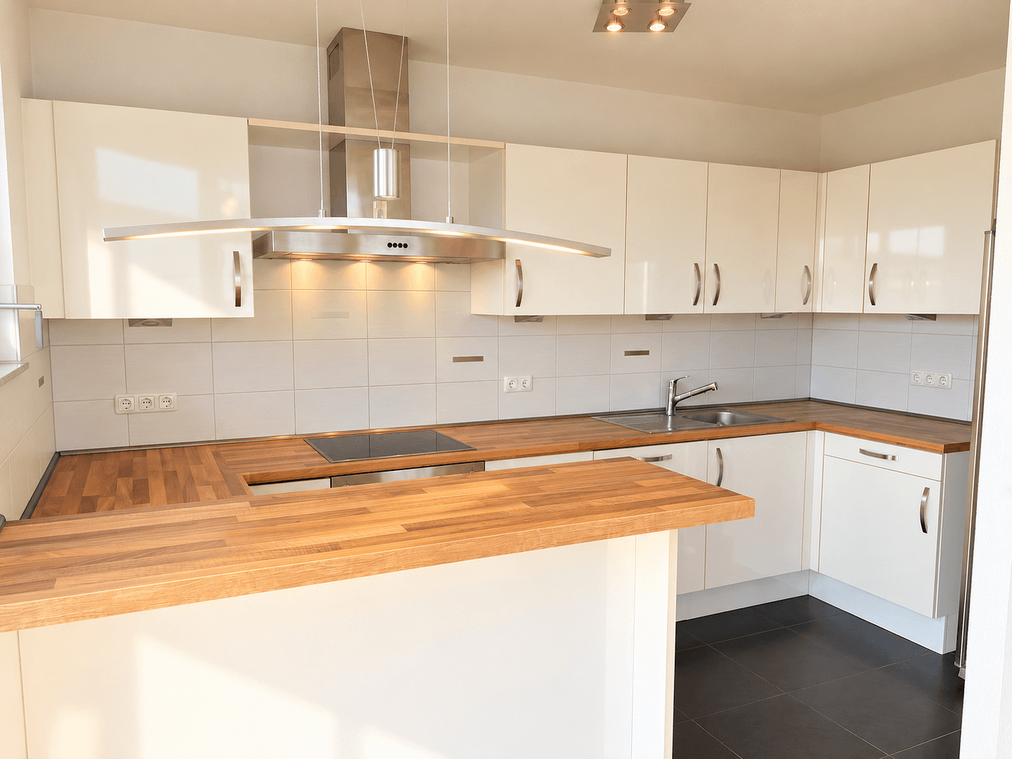 Prodej bytu 4+1 125 m², Dr.-Heinrich-Wunderlich-Straße 4, Würzburg-Lengfeld, Bavorsko Prodej bytu 4+1 125 m², Dr.-Heinrich-Wunderlich-Straße 4, Würzburg-Lengfeld, Bavorsko