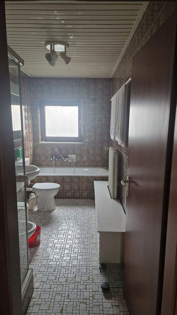 Prodej domu 240 m², pozemek 4.480 m², St. Laurentiusweg 20, Oberderdingen, Bádensko-Württembersko Prodej domu 240 m², pozemek 4.480 m², St. Laurentiusweg 20, Oberderdingen, Bádensko-Württembersko