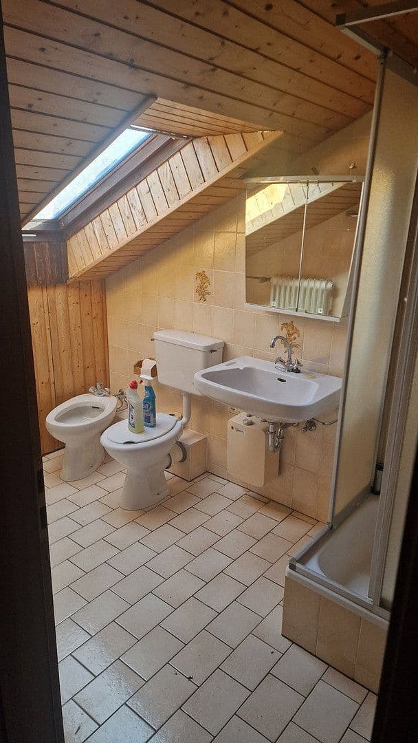 Prodej domu 240 m², pozemek 4.480 m², St. Laurentiusweg 20, Oberderdingen, Bádensko-Württembersko Prodej domu 240 m², pozemek 4.480 m², St. Laurentiusweg 20, Oberderdingen, Bádensko-Württembersko