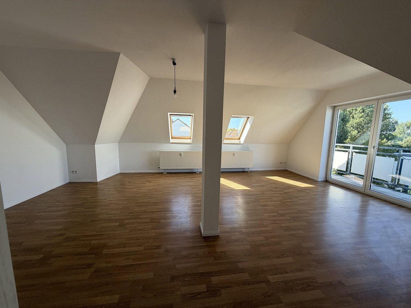 Prodej bytu 3+1 96 m², Berlin, Berlín Prodej bytu 3+1 96 m², Berlin, Berlín