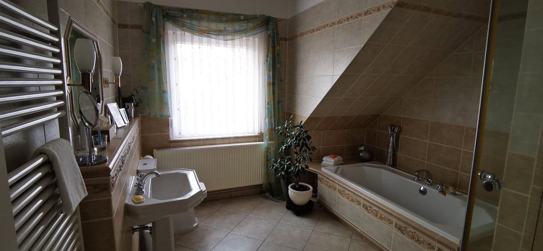 Prodej domu 182 m², pozemek 1.400 m², Spreestraße 68, Cottbus, Braniborsko Prodej domu 182 m², pozemek 1.400 m², Spreestraße 68, Cottbus, Braniborsko