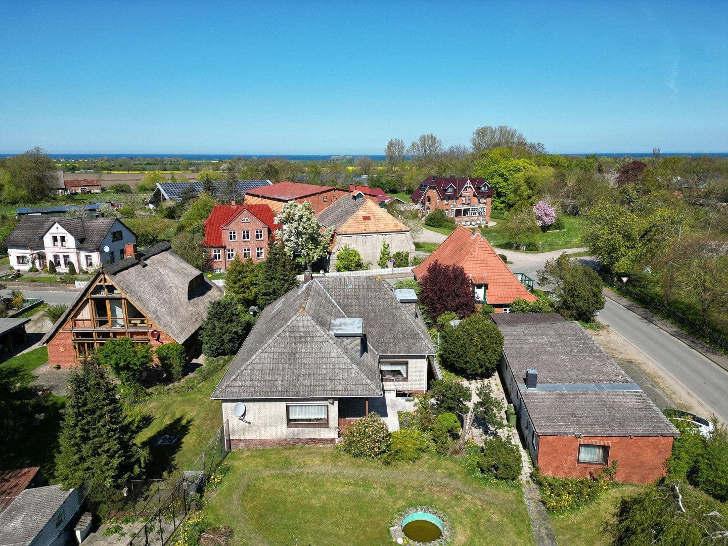 Prodej domu 212 m², pozemek 1.347 m², Dorfstraße 39, Stakendorf, Šlesvicko-Holštýnsko Prodej domu 212 m², pozemek 1.347 m², Dorfstraße 39, Stakendorf, Šlesvicko-Holštýnsko