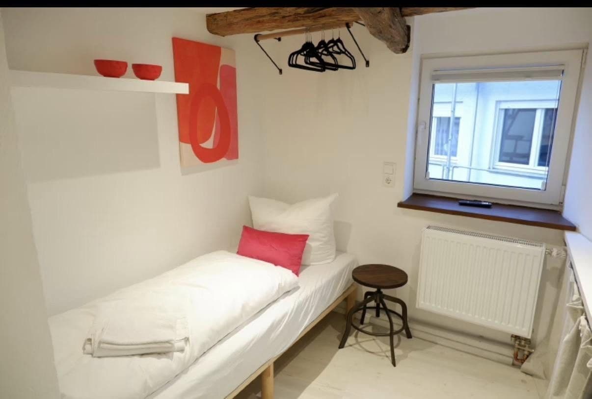 Pronájem bytu 2+1 20 m², Tübingen, Bádensko-Württembersko Pronájem bytu 2+1 20 m², Tübingen, Bádensko-Württembersko
