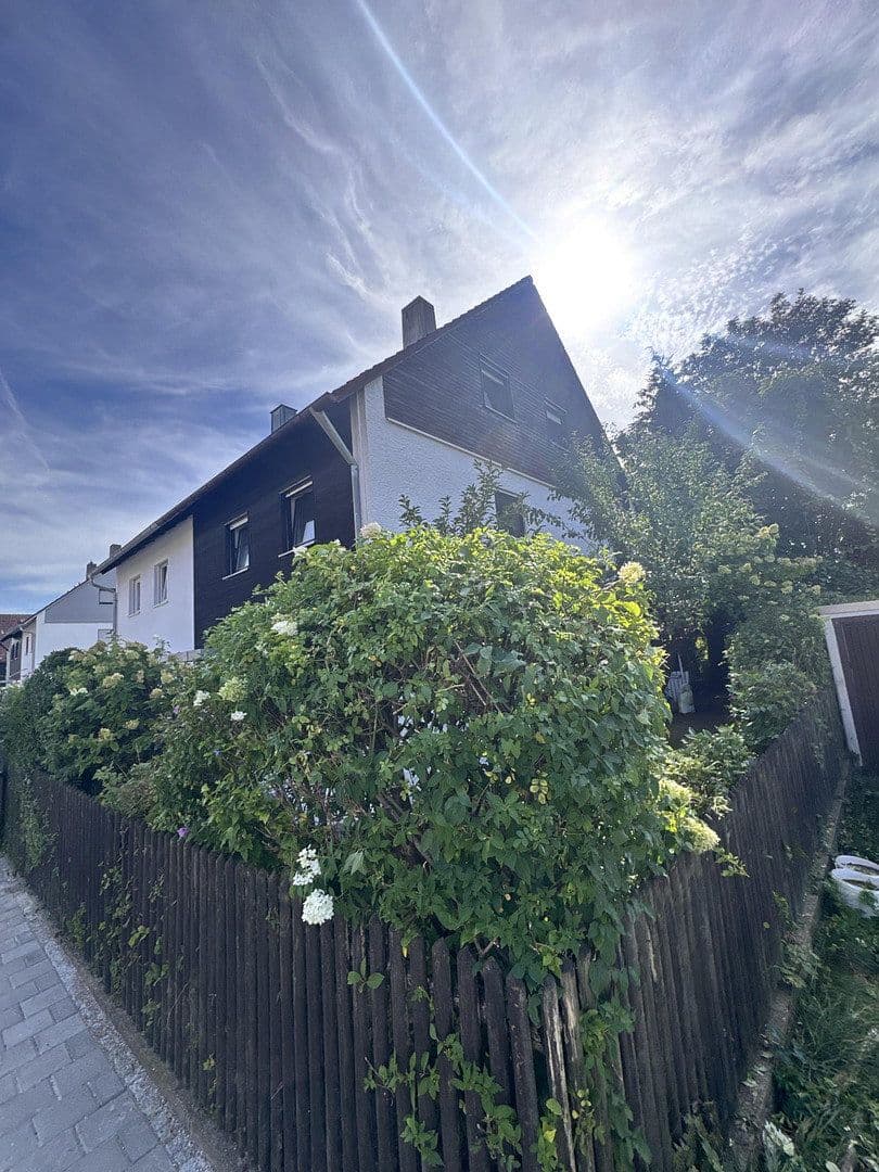 Prodej domu 131 m², pozemek 416 m², Markt Indersdorf, Bavorsko Prodej domu 131 m², pozemek 416 m², Markt Indersdorf, Bavorsko