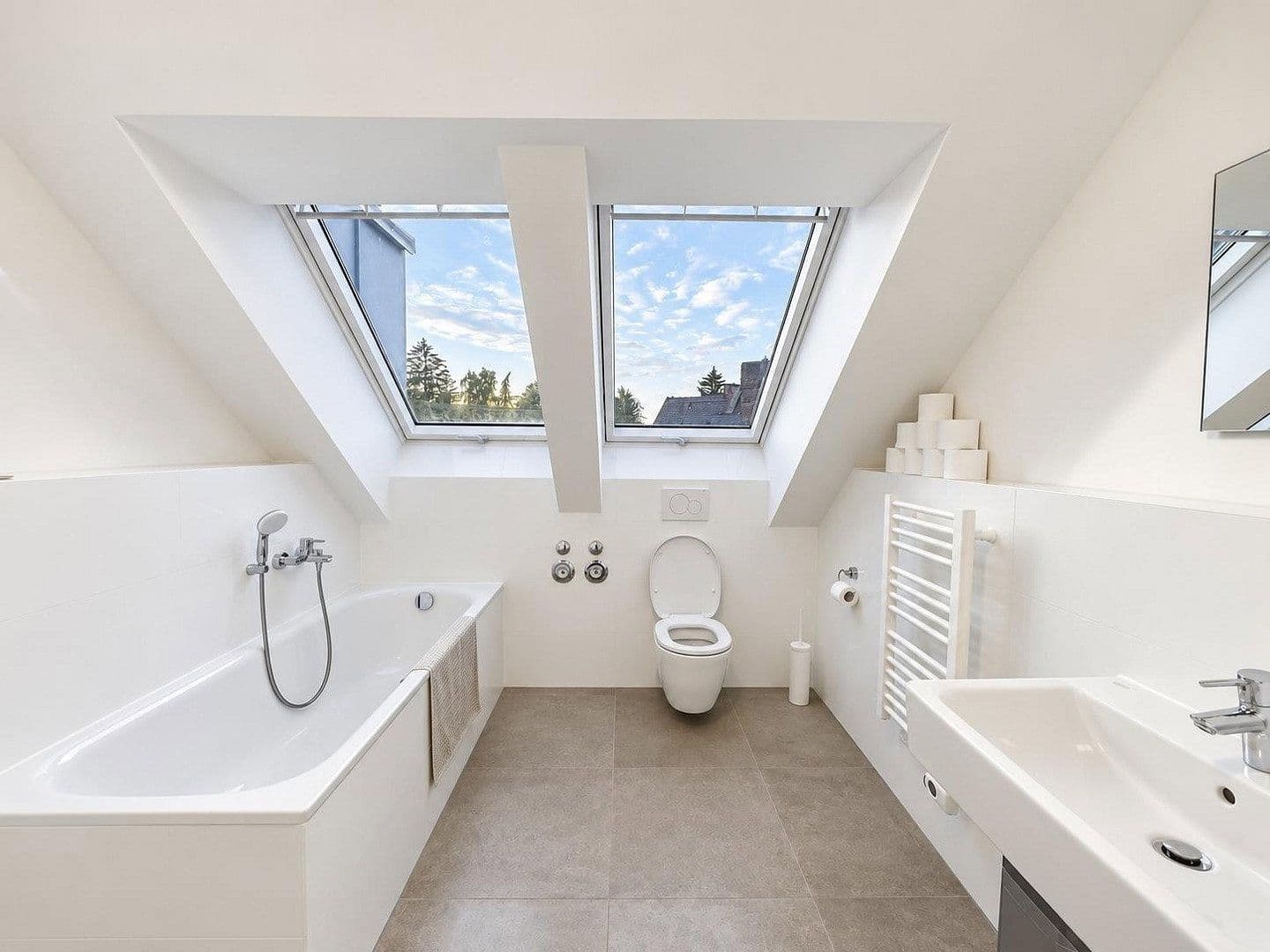 Pronájem bytu 3+1 70 m², Hötzlring 20, München, Bavorsko Pronájem bytu 3+1 70 m², Hötzlring 20, München, Bavorsko