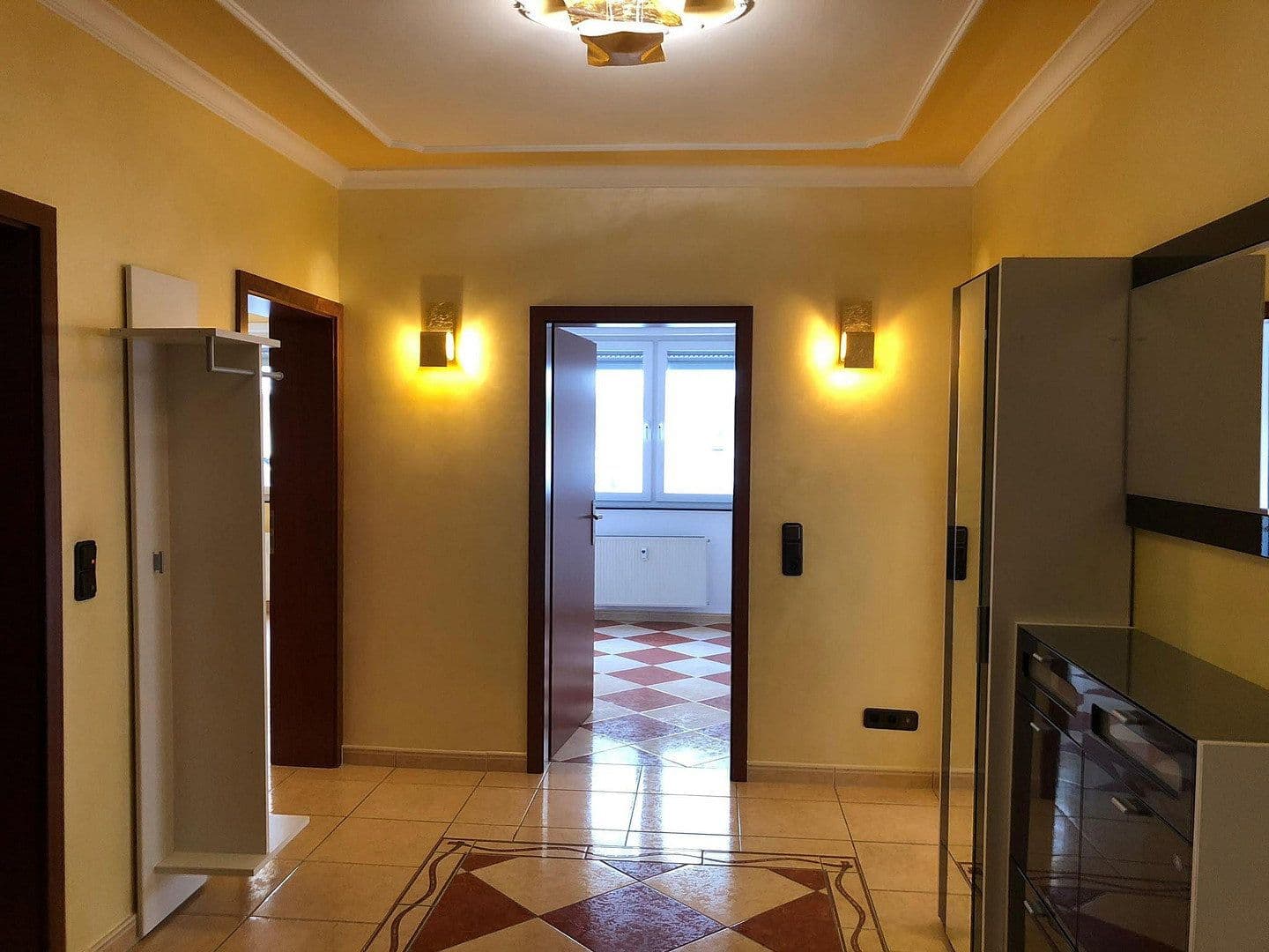 Pronájem bytu 3+1 87 m², Mannheim, Bádensko-Württembersko Pronájem bytu 3+1 87 m², Mannheim, Bádensko-Württembersko