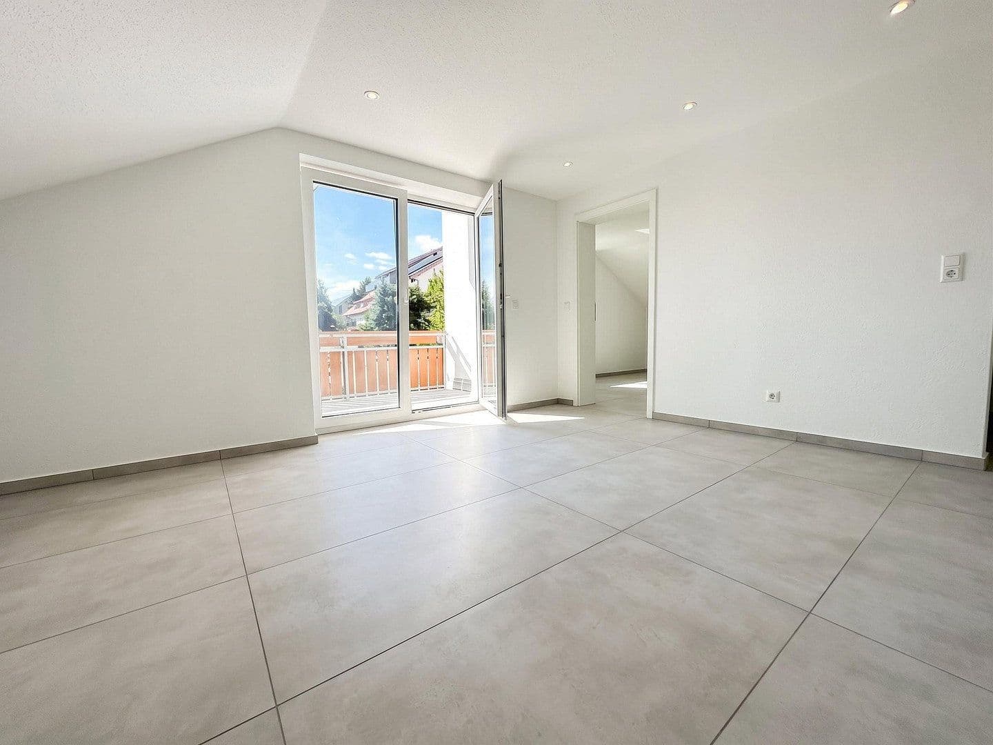 Pronájem bytu 2+1 44 m², Arenbergstr. 11, Brigachtal, Bádensko-Württembersko Pronájem bytu 2+1 44 m², Arenbergstr. 11, Brigachtal, Bádensko-Württembersko