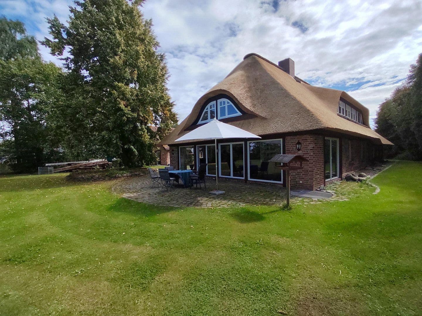 Prodej domu 270 m², pozemek 5.875 m², Niendorf bei Berkenthin, Šlesvicko-Holštýnsko Prodej domu 270 m², pozemek 5.875 m², Niendorf bei Berkenthin, Šlesvicko-Holštýnsko