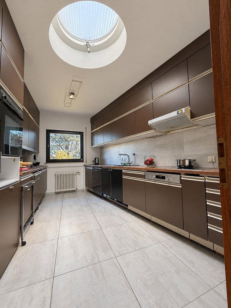 Prodej bytu 4+1 293 m², Burgherrenstrasse 91, Stuttgart, Bádensko-Württembersko Prodej bytu 4+1 293 m², Burgherrenstrasse 91, Stuttgart, Bádensko-Württembersko