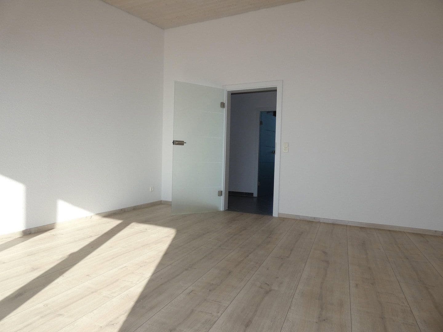 Pronájem bytu 3+1 80 m², Lerchenweg 53b, Chemnitz, Sasko Pronájem bytu 3+1 80 m², Lerchenweg 53b, Chemnitz, Sasko