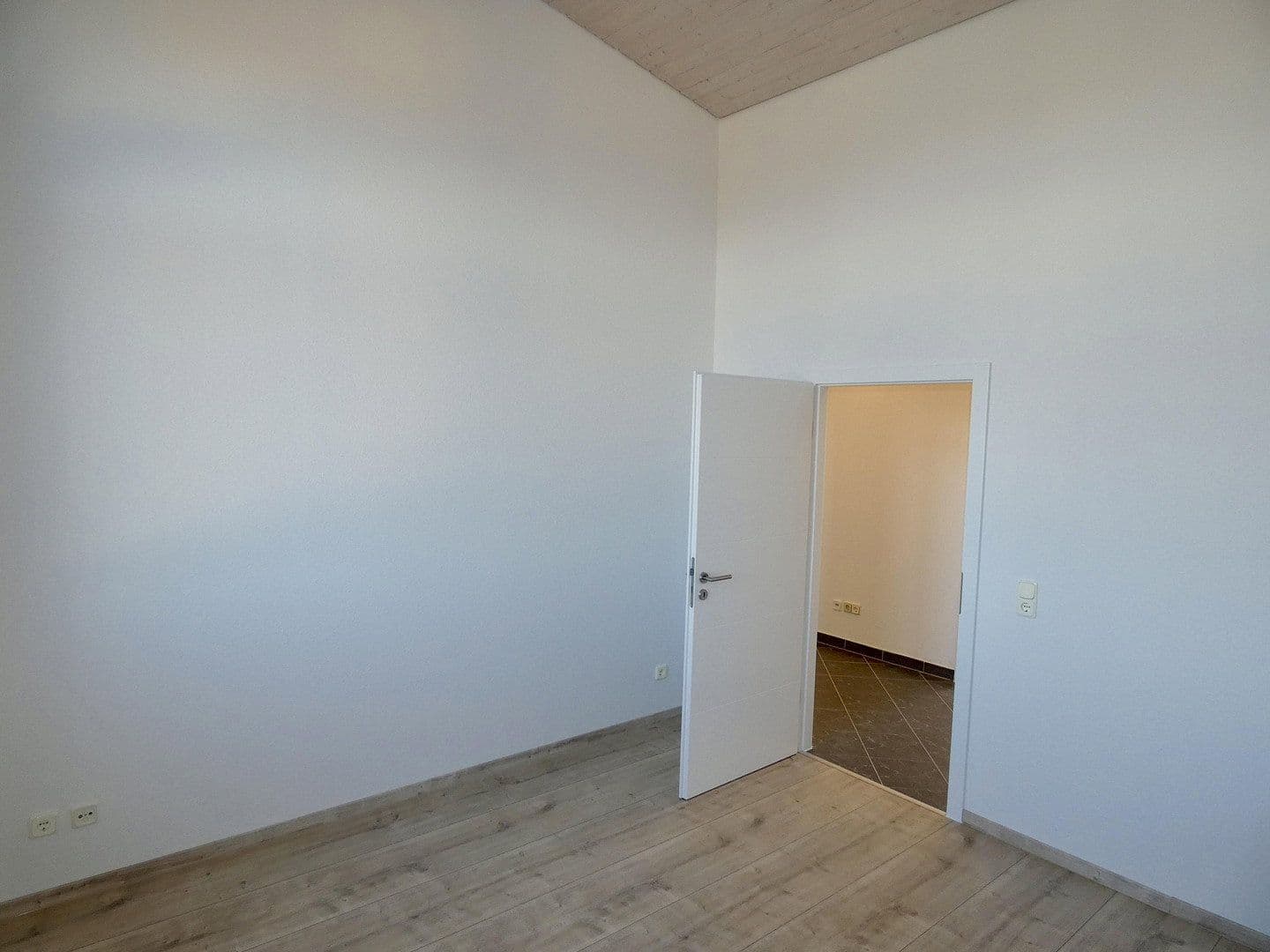 Pronájem bytu 3+1 80 m², Lerchenweg 53b, Chemnitz, Sasko Pronájem bytu 3+1 80 m², Lerchenweg 53b, Chemnitz, Sasko