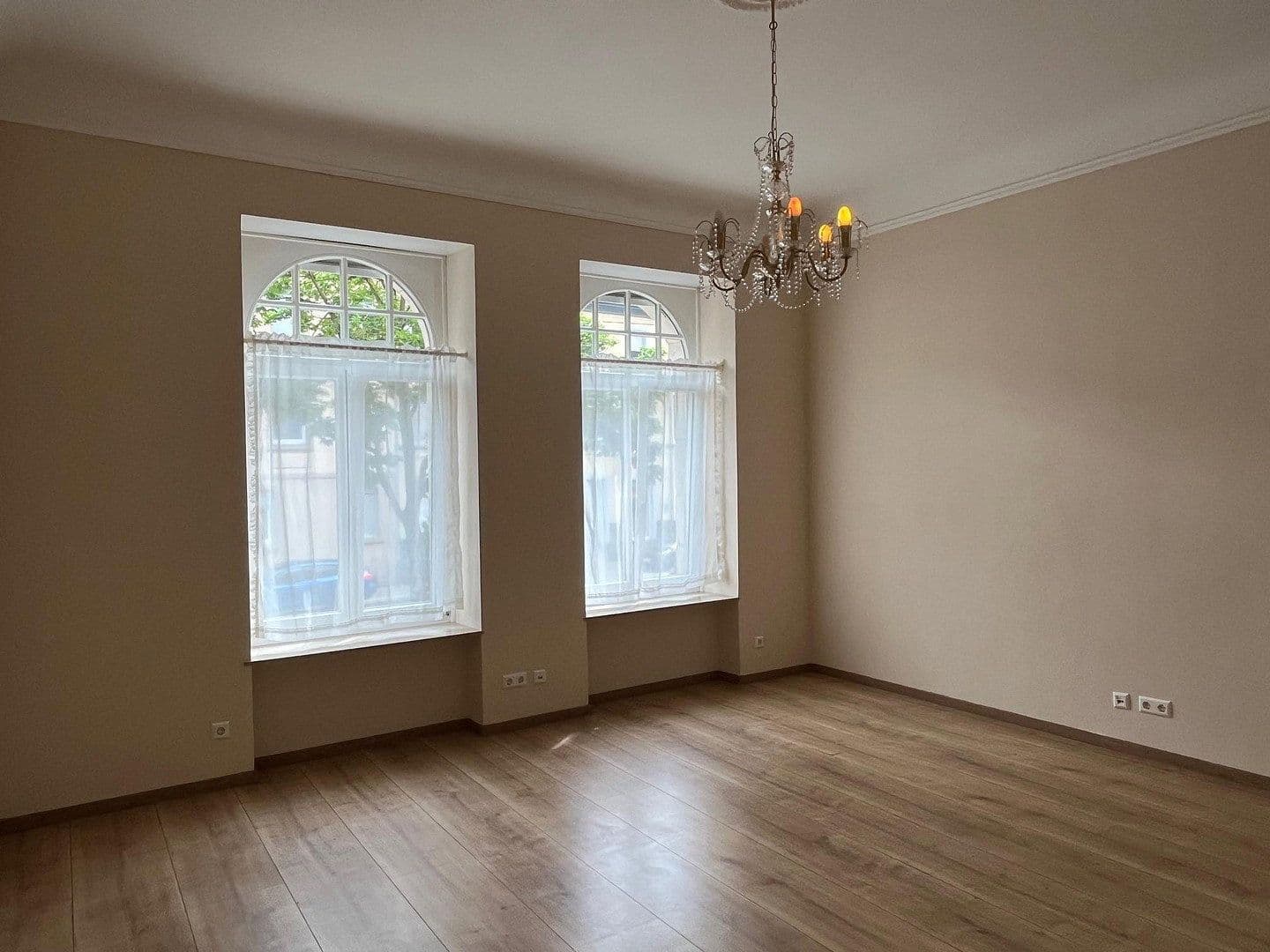 Pronájem bytu 4+kk 120 m², Pforzheim, Bádensko-Württembersko Pronájem bytu 4+kk 120 m², Pforzheim, Bádensko-Württembersko