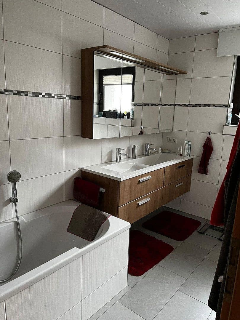 Prodej domu 174 m², pozemek 608 m², Schwerte, Severní Porýní-Vestfálsko Prodej domu 174 m², pozemek 608 m², Schwerte, Severní Porýní-Vestfálsko