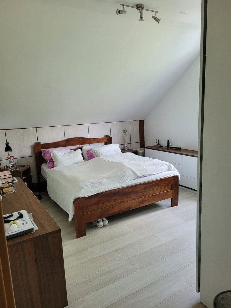 Prodej domu 195 m², pozemek 351 m², Calw, Bádensko-Württembersko Prodej domu 195 m², pozemek 351 m², Calw, Bádensko-Württembersko