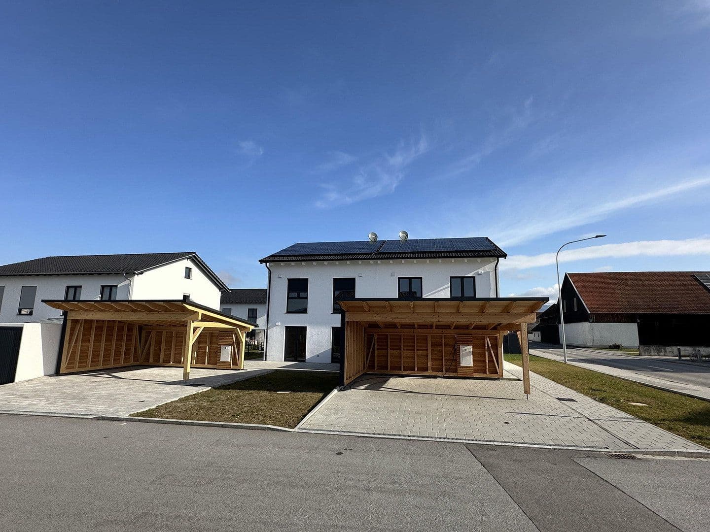 Prodej domu 130 m², pozemek 359 m², Georg-Scheßl-Weg 1A, Deggendorf, Bavorsko Prodej domu 130 m², pozemek 359 m², Georg-Scheßl-Weg 1A, Deggendorf, Bavorsko