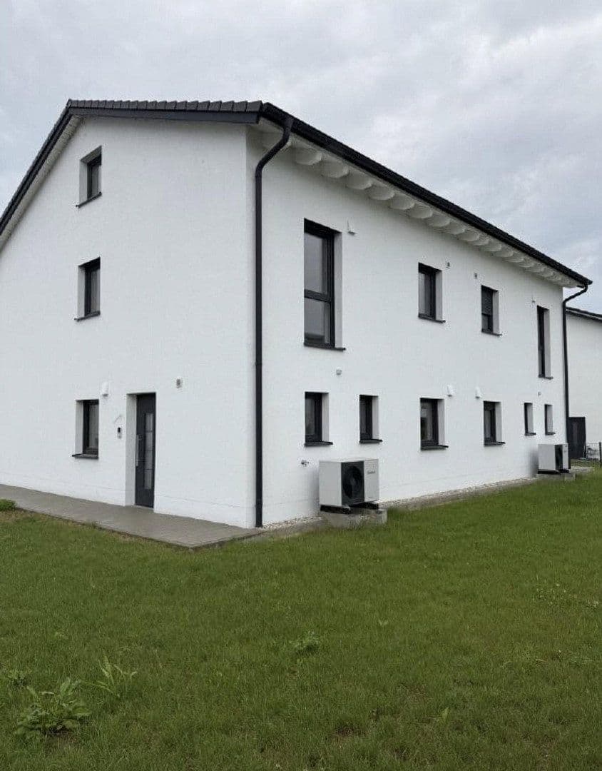 Prodej domu 130 m², pozemek 359 m², Georg-Scheßl-Weg 1A, Deggendorf, Bavorsko Prodej domu 130 m², pozemek 359 m², Georg-Scheßl-Weg 1A, Deggendorf, Bavorsko