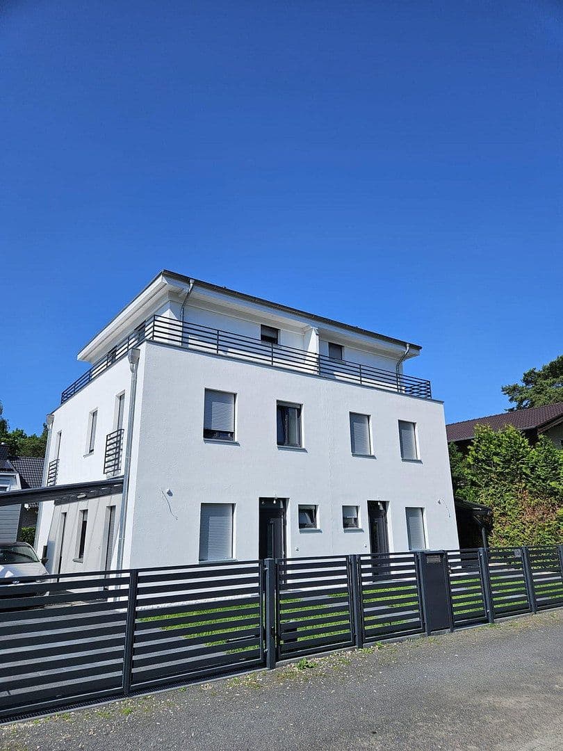 Prodej domu 124 m², pozemek 300 m², Berlin, Berlín Prodej domu 124 m², pozemek 300 m², Berlin, Berlín