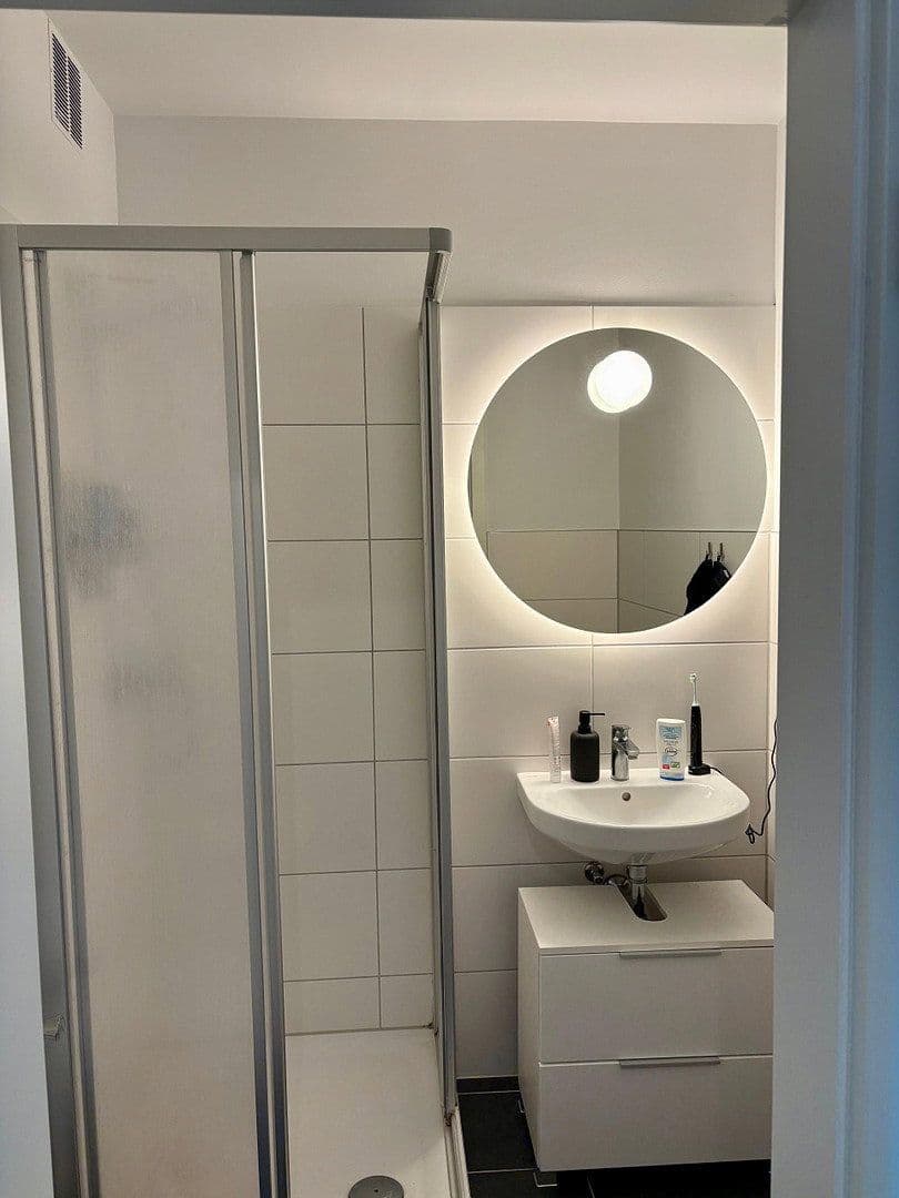 Pronájem bytu 2+1 59 m², Grunerstr. 70, Düsseldorf, Severní Porýní-Vestfálsko Pronájem bytu 2+1 59 m², Grunerstr. 70, Düsseldorf, Severní Porýní-Vestfálsko