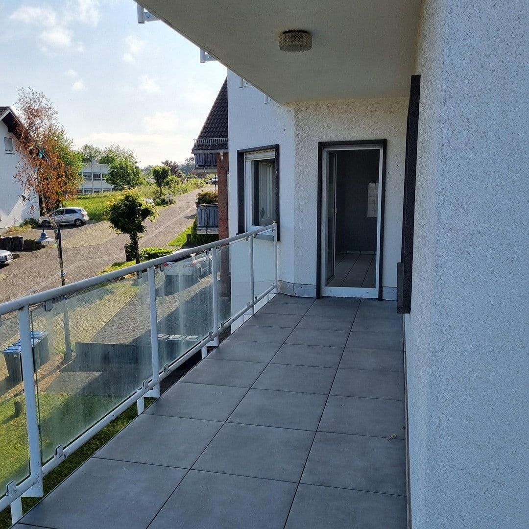 Pronájem bytu 3+1 98 m², Ettringen, Porýní-Falc Pronájem bytu 3+1 98 m², Ettringen, Porýní-Falc