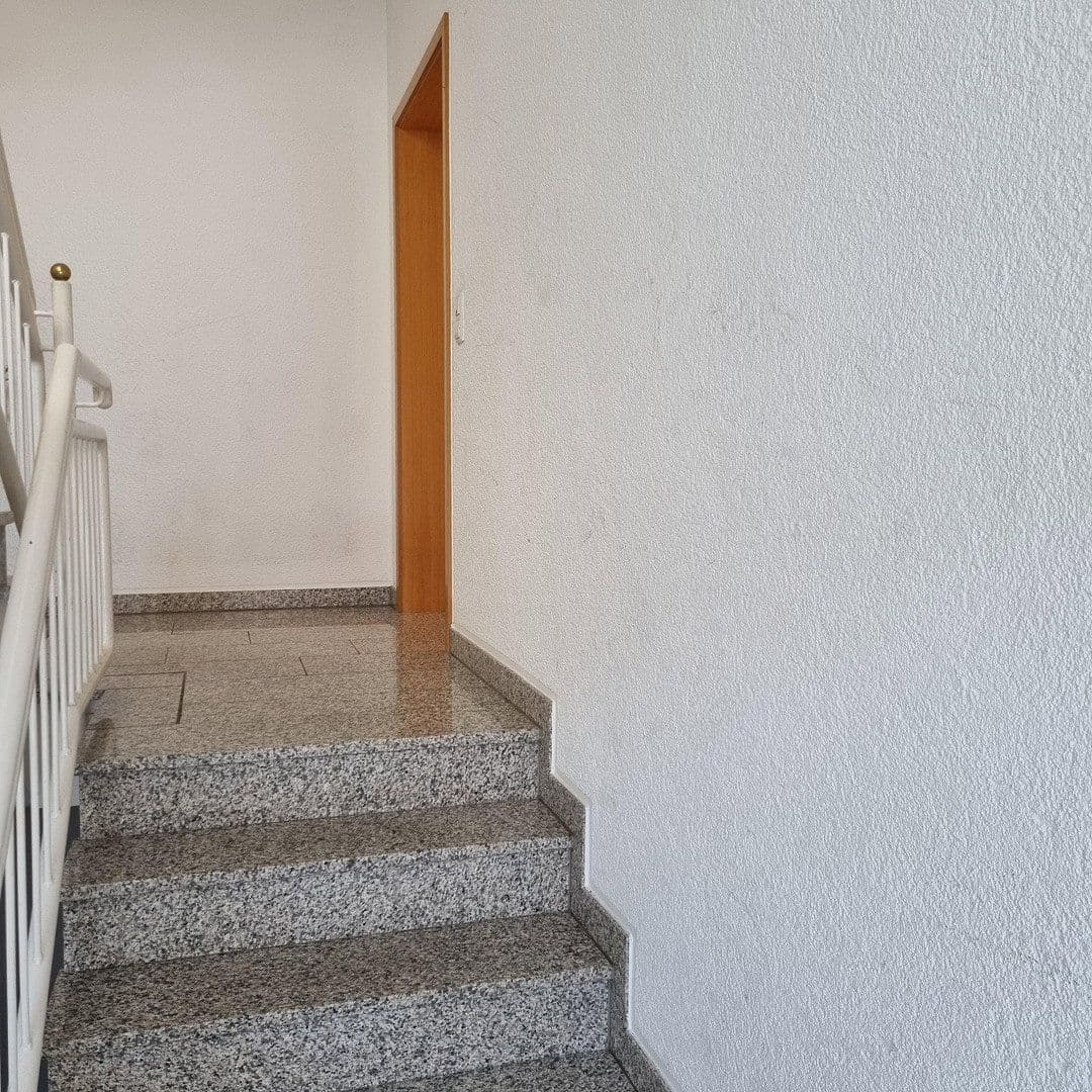 Pronájem bytu 3+1 98 m², Ettringen, Porýní-Falc Pronájem bytu 3+1 98 m², Ettringen, Porýní-Falc