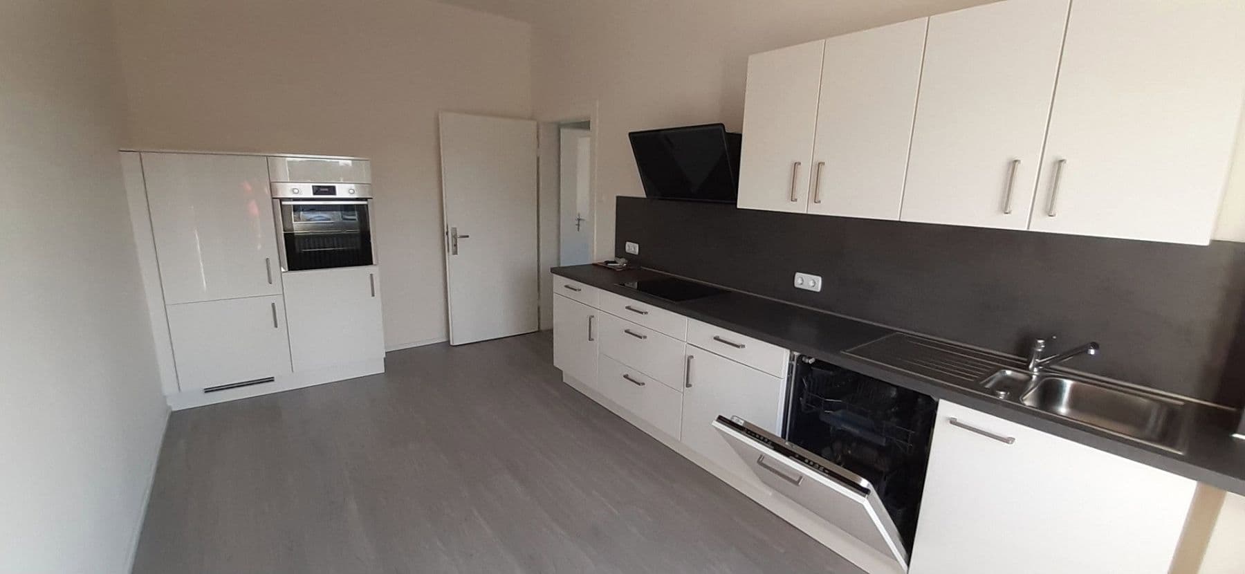 Pronájem bytu 3+1 82 m², Grabenstr.190, Duisburg, Severní Porýní-Vestfálsko Pronájem bytu 3+1 82 m², Grabenstr.190, Duisburg, Severní Porýní-Vestfálsko