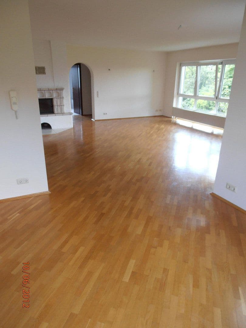Pronájem bytu 3+1 101 m², Wiesbaden-Sonnenberg, Hessen Pronájem bytu 3+1 101 m², Wiesbaden-Sonnenberg, Hessen