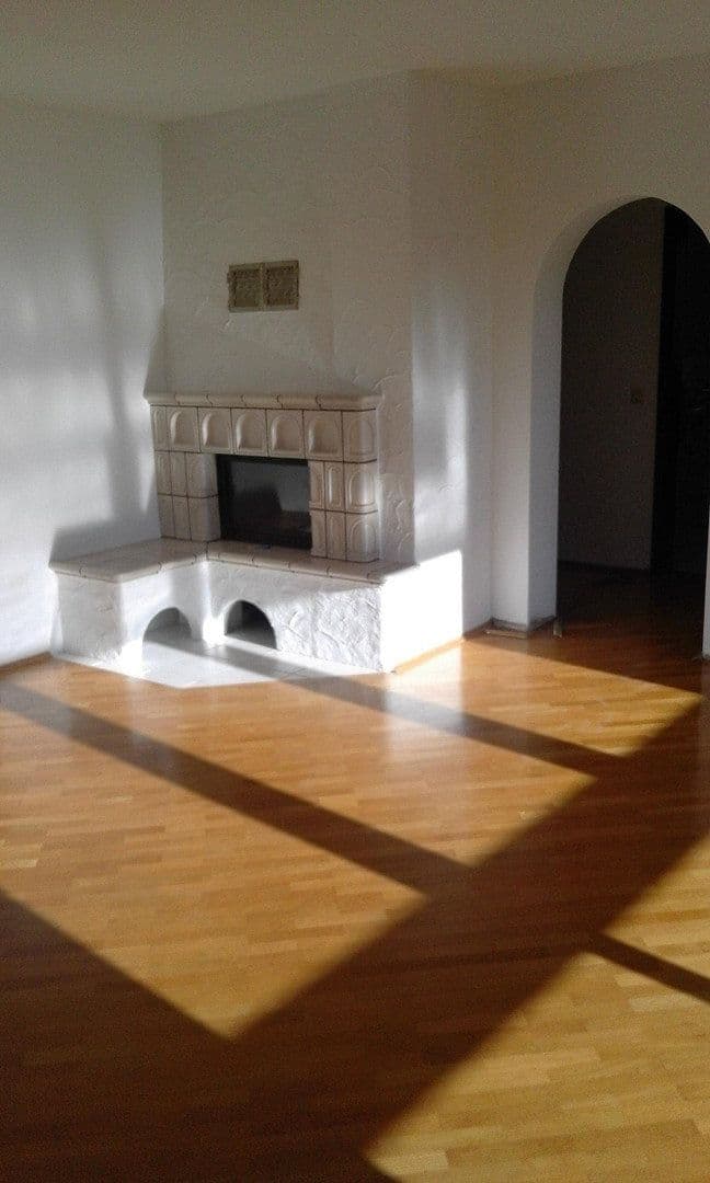 Pronájem bytu 3+1 101 m², Wiesbaden-Sonnenberg, Hessen Pronájem bytu 3+1 101 m², Wiesbaden-Sonnenberg, Hessen