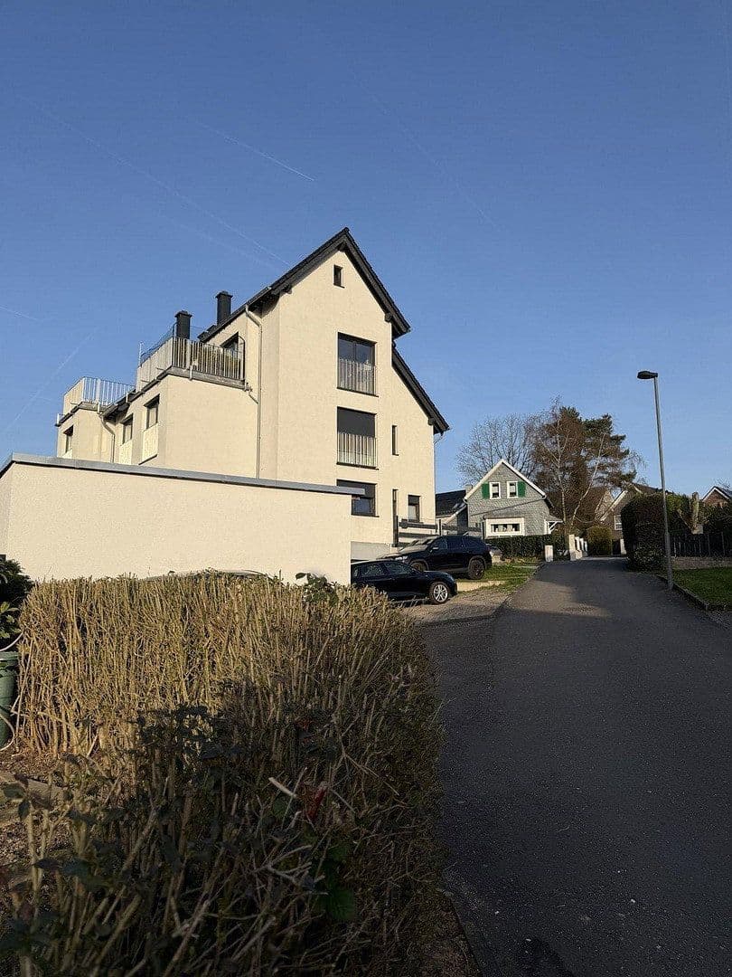 Pronájem bytu 5+1 135 m², Am Siefen 54, Solingen, Severní Porýní-Vestfálsko Pronájem bytu 5+1 135 m², Am Siefen 54, Solingen, Severní Porýní-Vestfálsko
