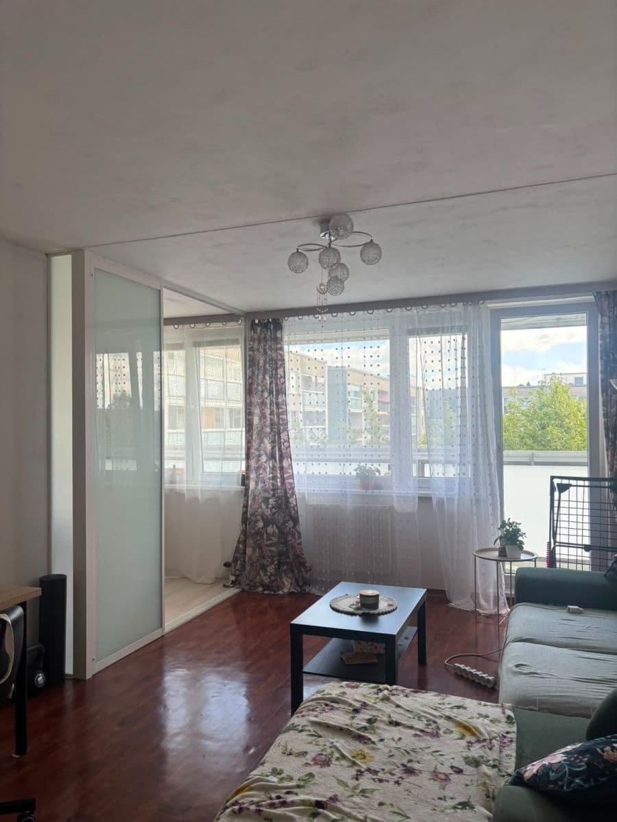 Pronájem bytu 3+1 75 m², Bašteckého, Praha, Praha Pronájem bytu 3+1 75 m², Bašteckého, Praha, Praha