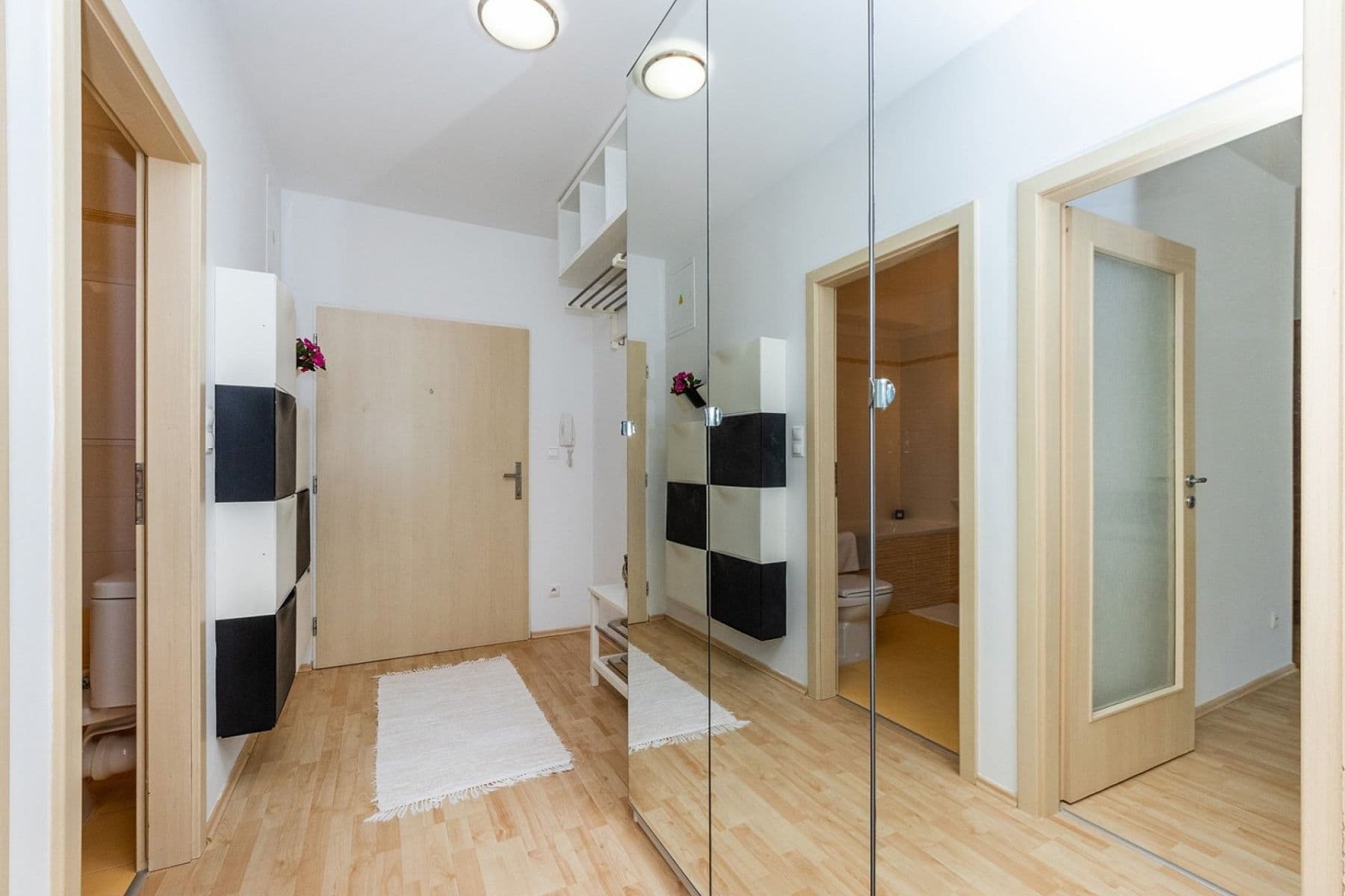 Pronájem bytu 2+kk 51 m², U Hostavického potoka, Praha, Praha Pronájem bytu 2+kk 51 m², U Hostavického potoka, Praha, Praha
