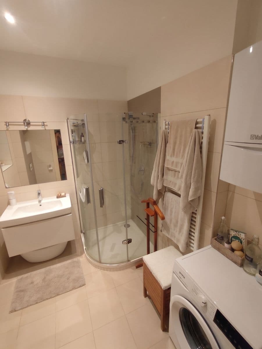 Prodej bytu 2+1 48 m², Šaldova, Praha, Praha Prodej bytu 2+1 48 m², Šaldova, Praha, Praha