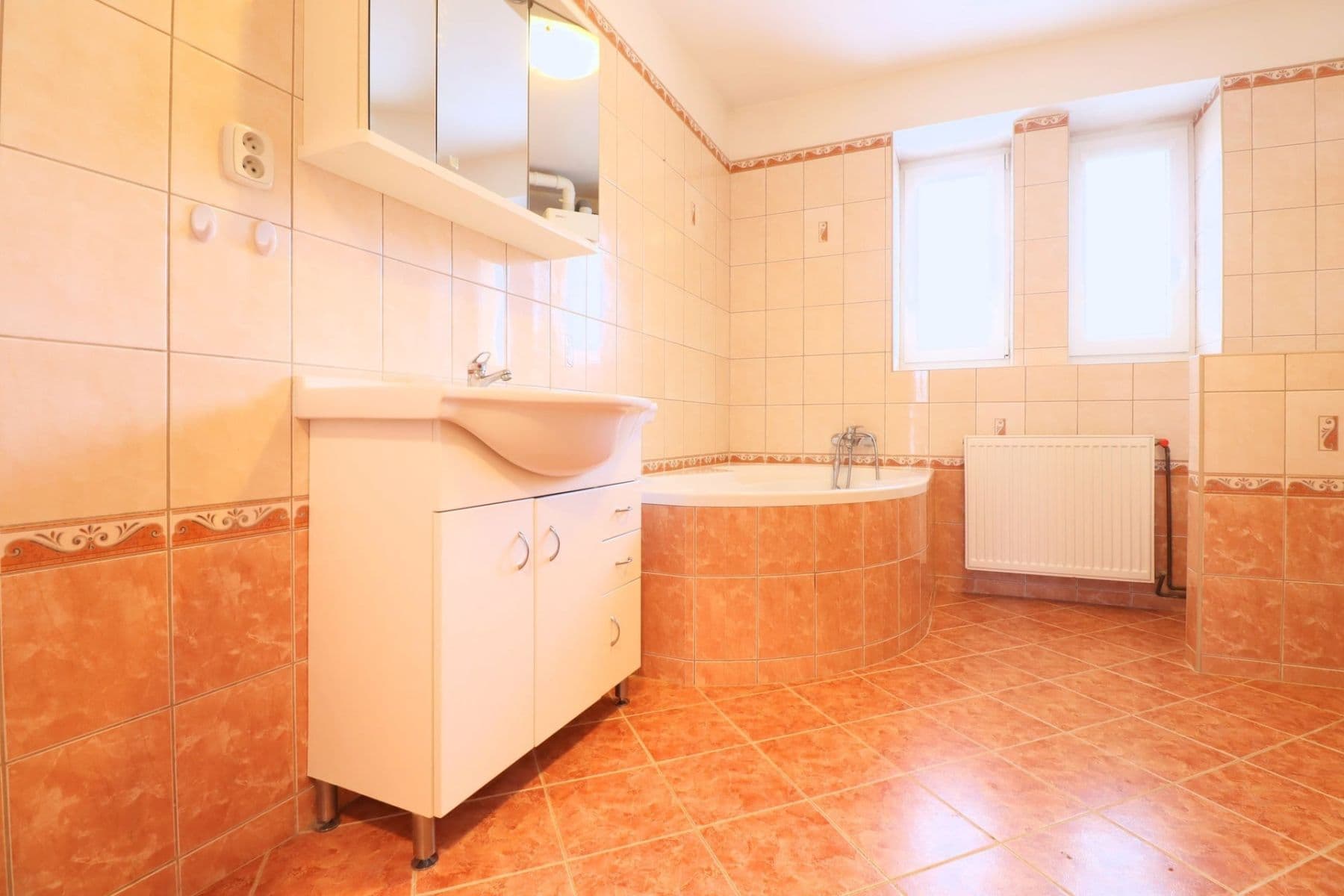 Pronájem bytu 2+1 56 m², Mikoláše Alše, Kolín, Středočeský kraj Pronájem bytu 2+1 56 m², Mikoláše Alše, Kolín, Středočeský kraj