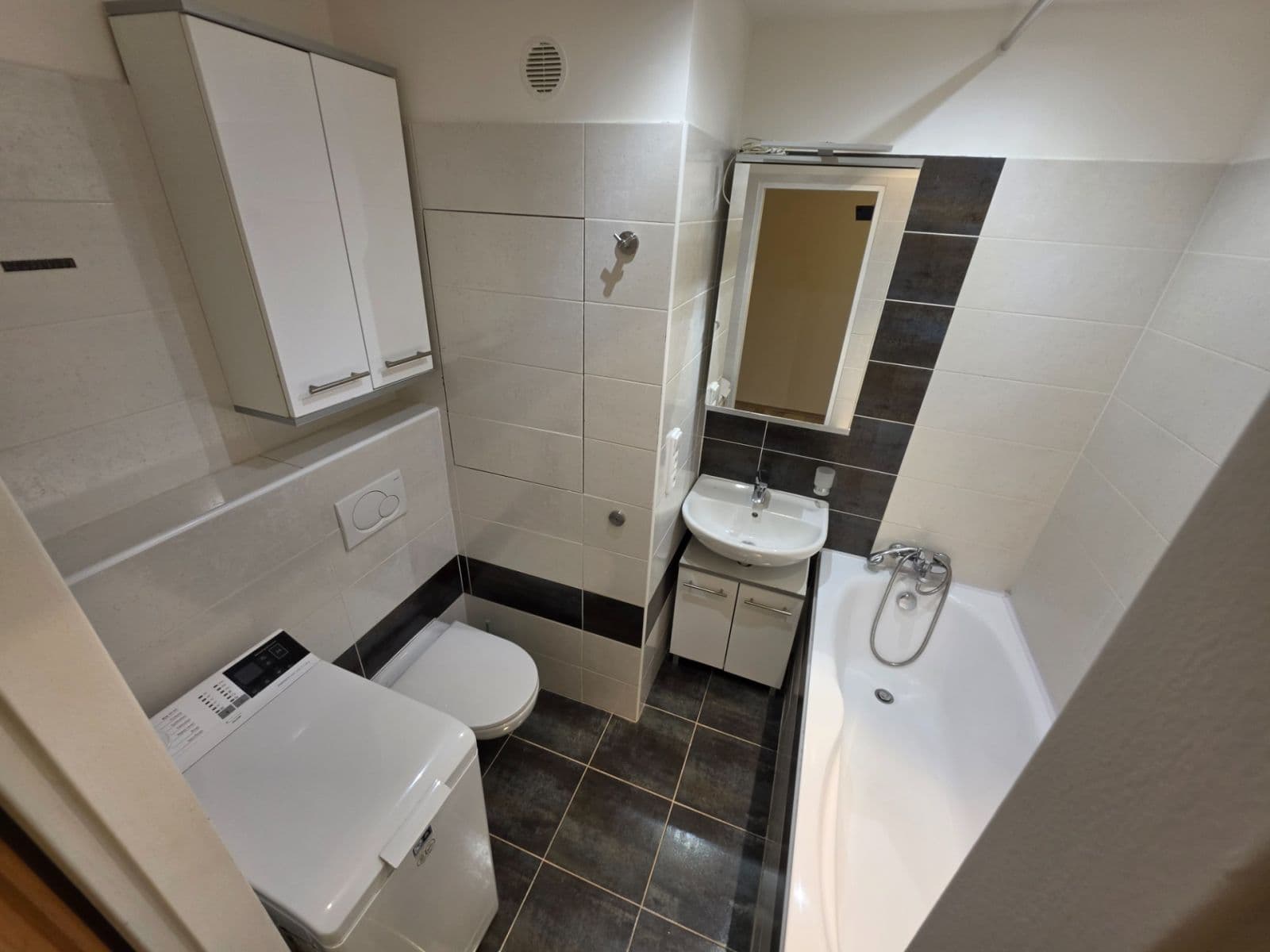 Prodej bytu 2+kk 56 m², V Hůrkách, Praha, Praha Prodej bytu 2+kk 56 m², V Hůrkách, Praha, Praha