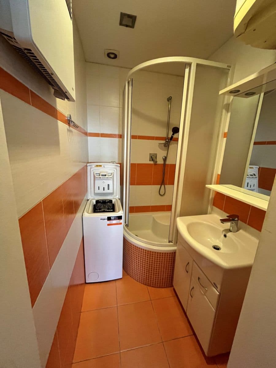 Prodej bytu 2+kk 47 m², 5. května, Praha, Praha Prodej bytu 2+kk 47 m², 5. května, Praha, Praha