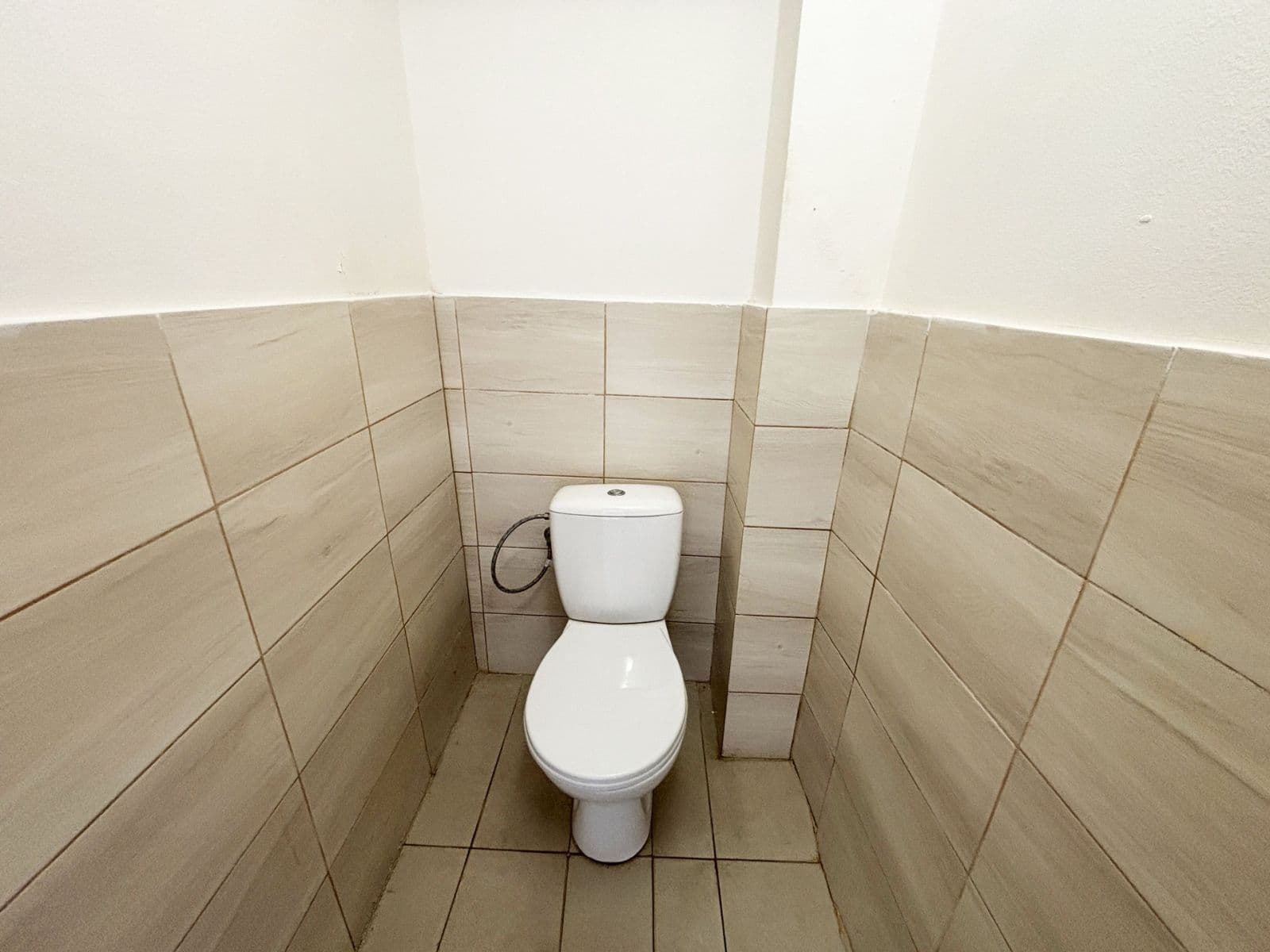 Pronájem bytu 3+1 67 m², Palackého náměstí, Dobrovice, Středočeský kraj Pronájem bytu 3+1 67 m², Palackého náměstí, Dobrovice, Středočeský kraj