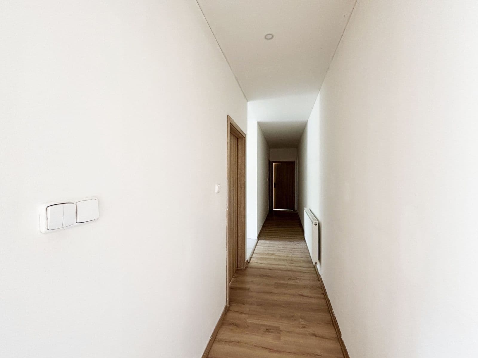 Pronájem bytu 3+1 67 m², Palackého náměstí, Dobrovice, Středočeský kraj Pronájem bytu 3+1 67 m², Palackého náměstí, Dobrovice, Středočeský kraj