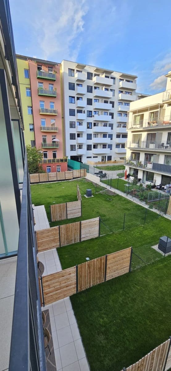 Pronájem bytu 1+kk 30 m², Hvězdová, Brno, Jihomoravský kraj Pronájem bytu 1+kk 30 m², Hvězdová, Brno, Jihomoravský kraj