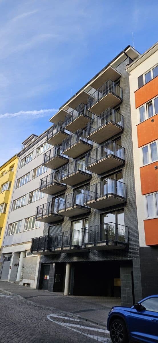 Pronájem bytu 1+kk 30 m², Hvězdová, Brno, Jihomoravský kraj Pronájem bytu 1+kk 30 m², Hvězdová, Brno, Jihomoravský kraj