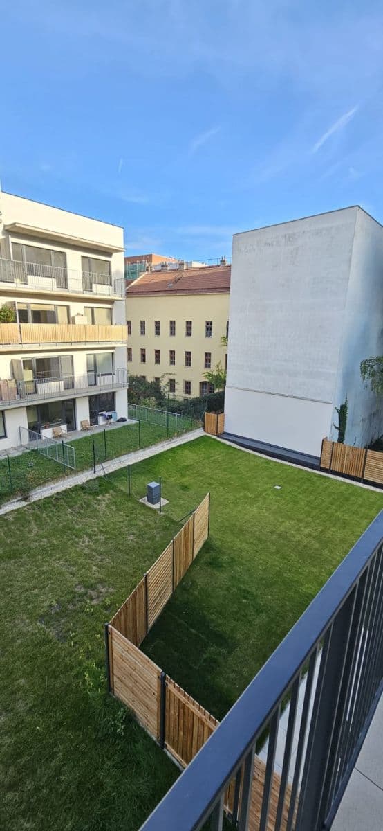 Pronájem bytu 1+kk 30 m², Hvězdová, Brno, Jihomoravský kraj Pronájem bytu 1+kk 30 m², Hvězdová, Brno, Jihomoravský kraj