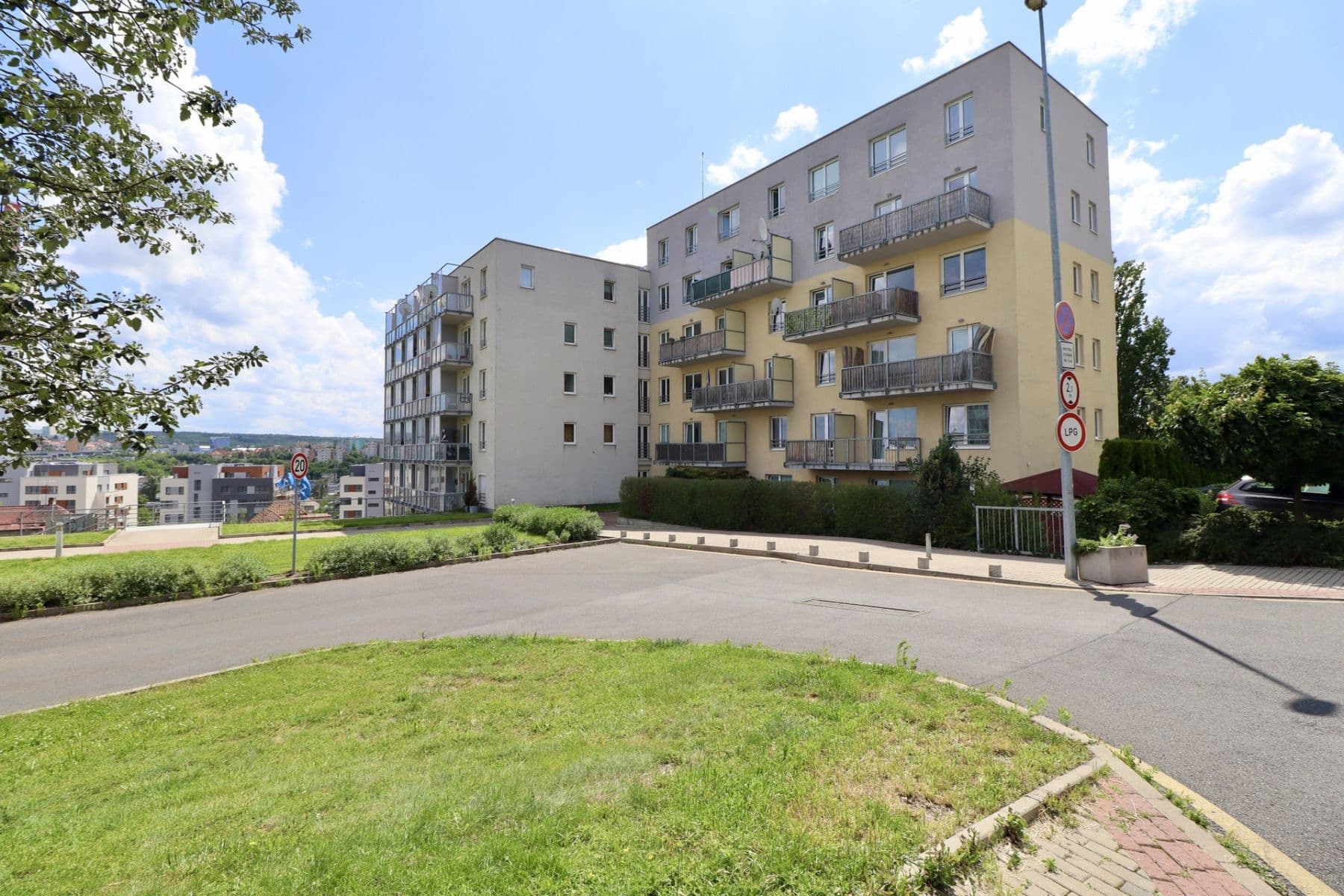 Pronájem bytu 2+kk 49 m², V dolině, Praha, Praha Pronájem bytu 2+kk 49 m², V dolině, Praha, Praha