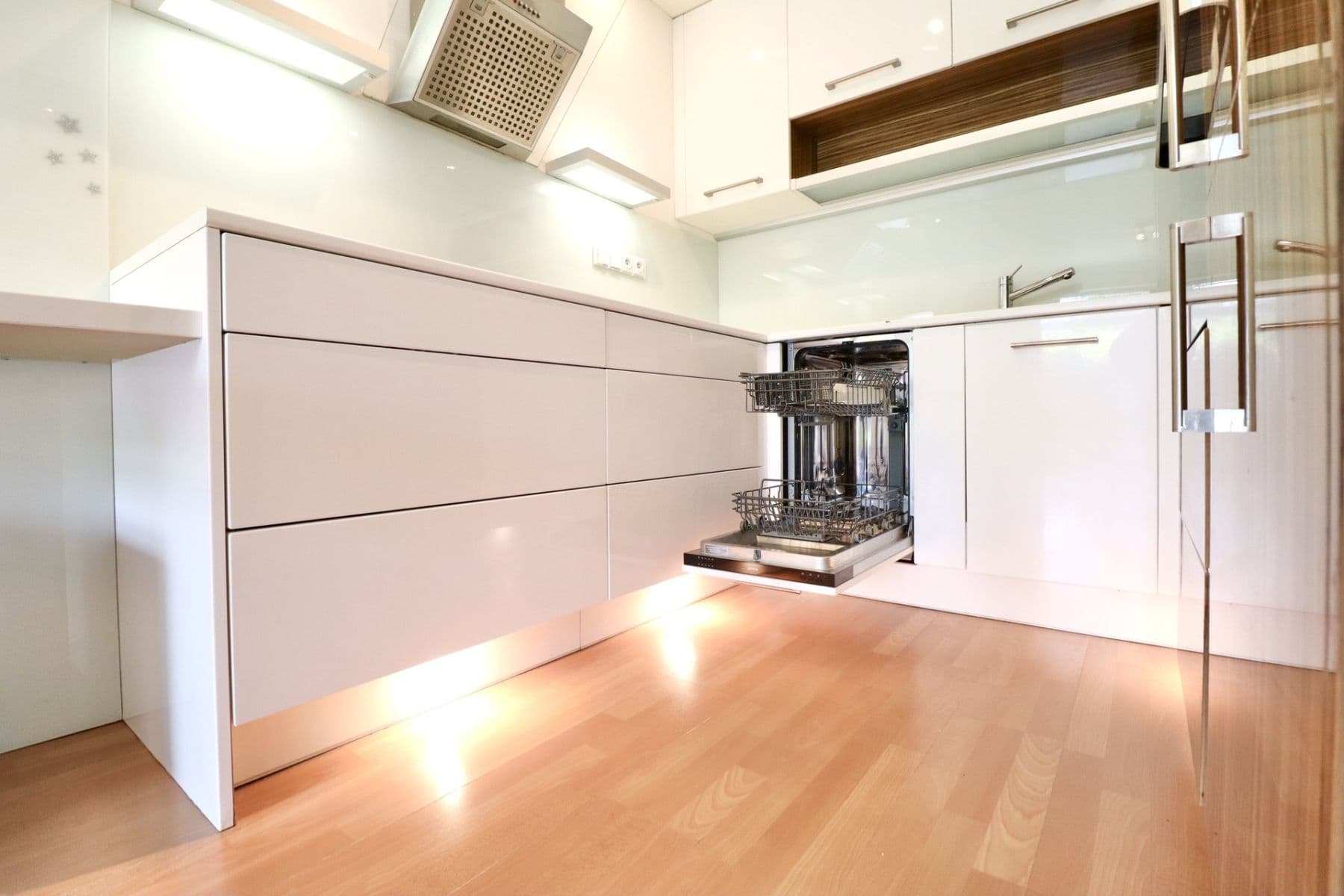 Pronájem bytu 2+kk 49 m², V dolině, Praha, Praha Pronájem bytu 2+kk 49 m², V dolině, Praha, Praha