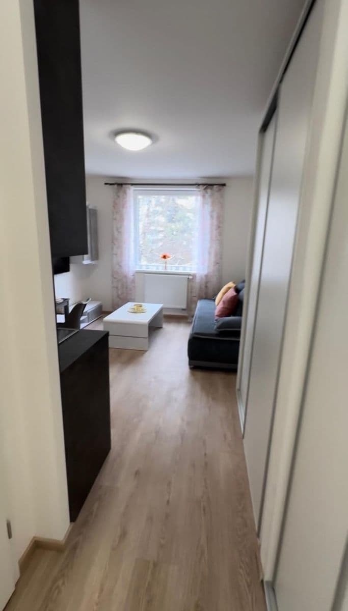 Prodej bytu 1+kk 19 m², Kubánské náměstí, Praha, Praha Prodej bytu 1+kk 19 m², Kubánské náměstí, Praha, Praha