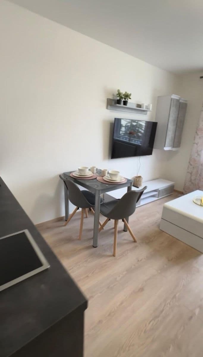 Prodej bytu 1+kk 19 m², Kubánské náměstí, Praha, Praha Prodej bytu 1+kk 19 m², Kubánské náměstí, Praha, Praha