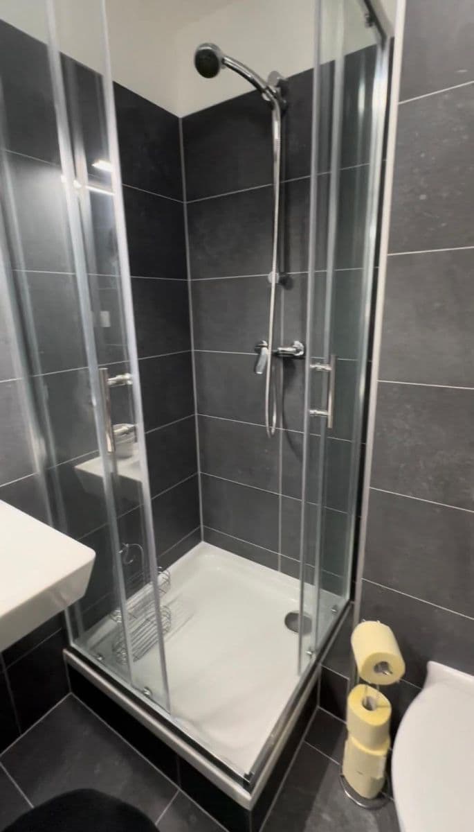 Prodej bytu 1+kk 19 m², Kubánské náměstí, Praha, Praha Prodej bytu 1+kk 19 m², Kubánské náměstí, Praha, Praha