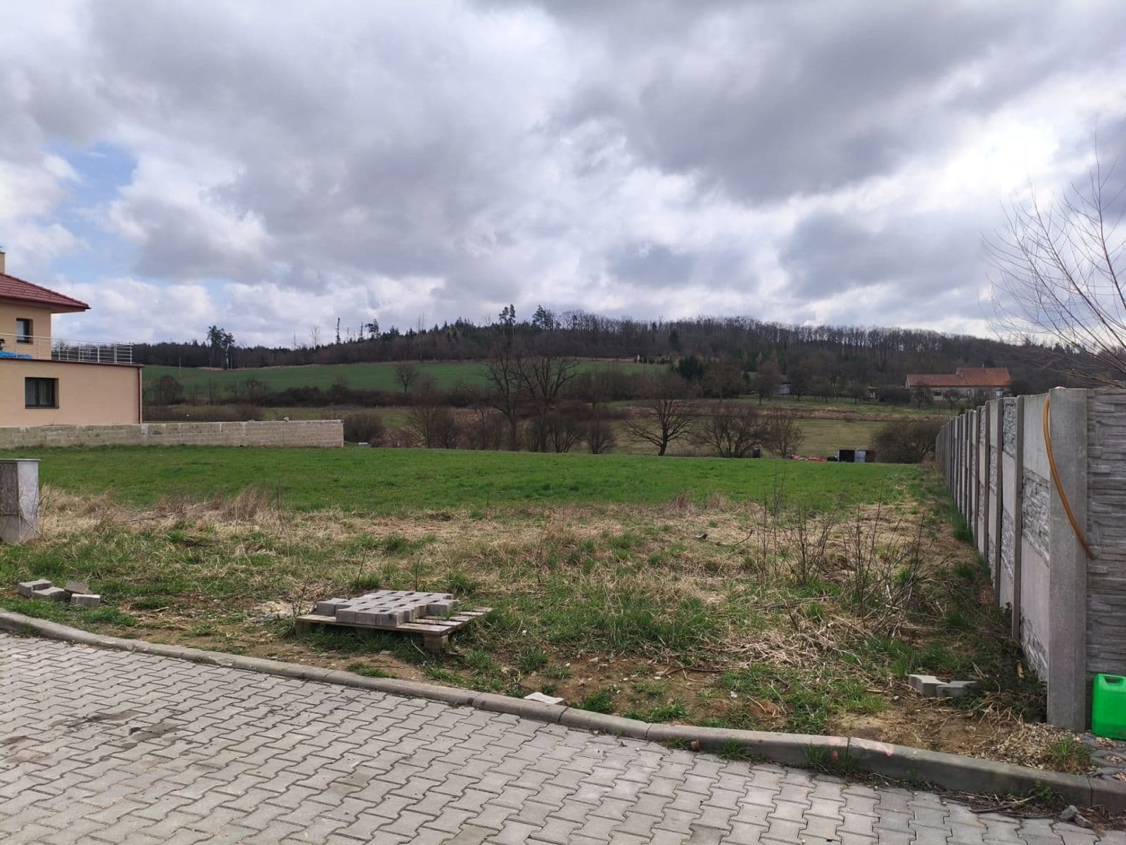 Prodej pozemku 750 m², Malá Lhota, Jihomoravský kraj Prodej pozemku 750 m², Malá Lhota, Jihomoravský kraj