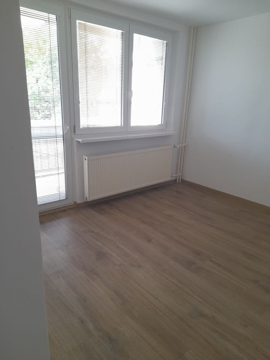Pronájem bytu 3+1 71 m², Rákosníkova, Neveklov, Středočeský kraj Pronájem bytu 3+1 71 m², Rákosníkova, Neveklov, Středočeský kraj