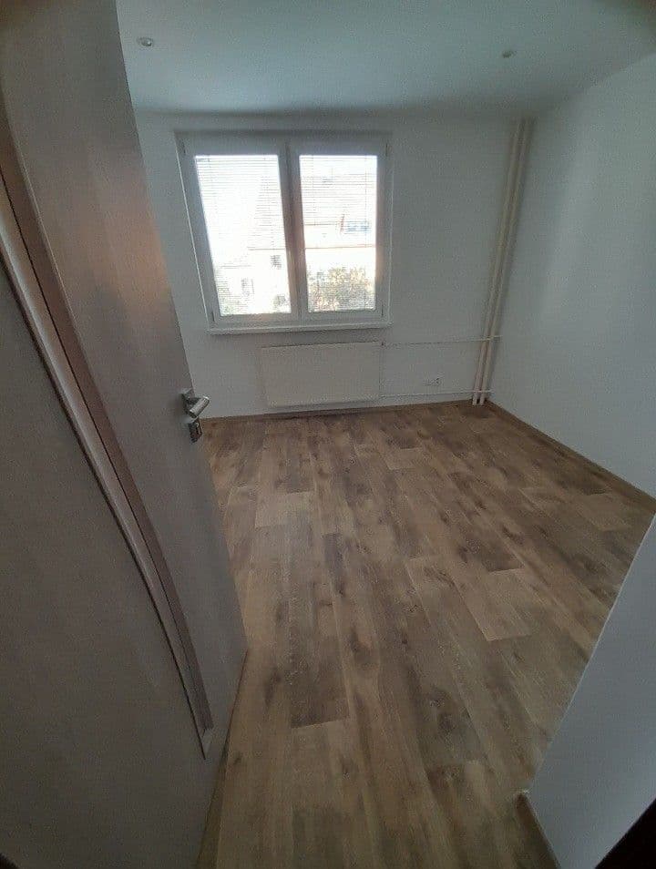 Pronájem bytu 3+1 71 m², Rákosníkova, Neveklov, Středočeský kraj Pronájem bytu 3+1 71 m², Rákosníkova, Neveklov, Středočeský kraj