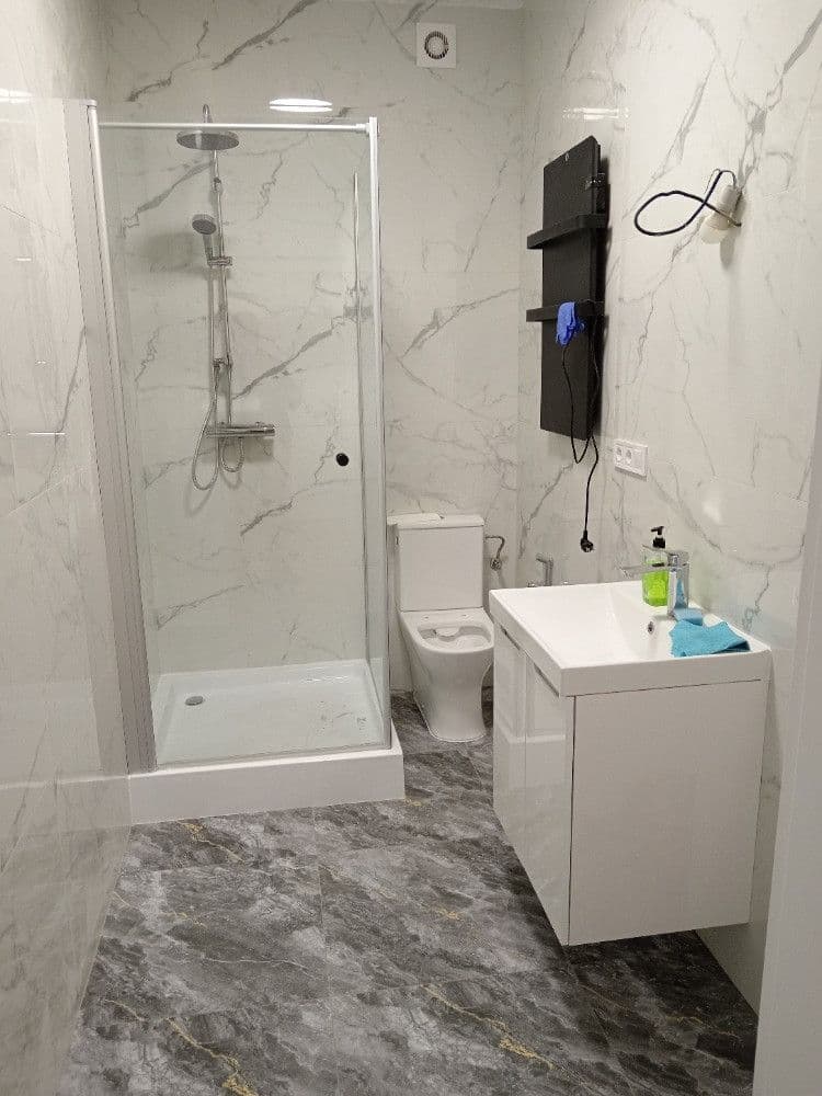 Pronájem bytu 3+kk 80 m², 28. pluku, Praha, Praha Pronájem bytu 3+kk 80 m², 28. pluku, Praha, Praha